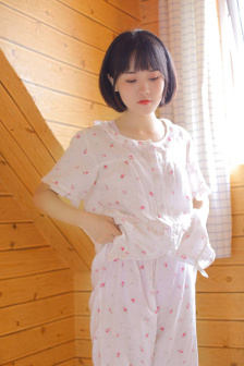 女式开襟睡衣裙子做双人运动